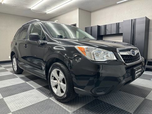 Used 2015 Subaru Forester 2.5i Premium w/ All-Weather Package AWD/4WD image 4