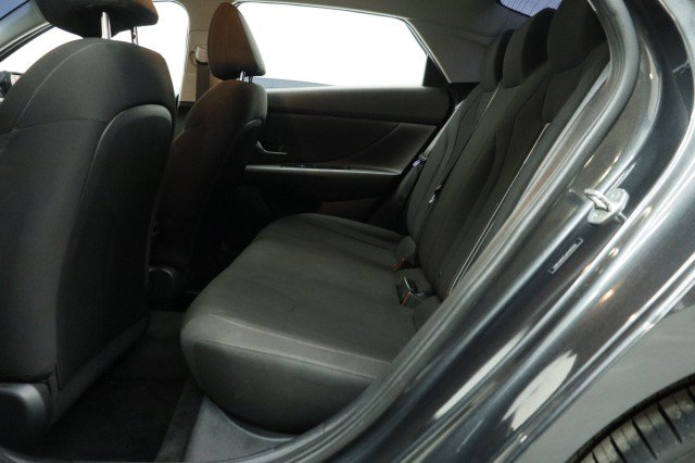 Used 2023 Hyundai Elantra SEL FWD image 28