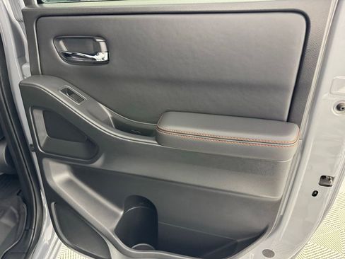 Used 2022 Nissan Frontier Pro-X image 25