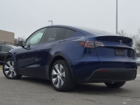 Used 2024 Tesla Model Y Long Range image 11
