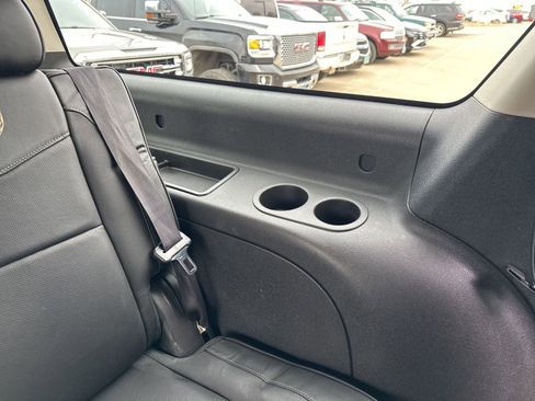 Used 2014 Cadillac Escalade ESV Platinum image 29