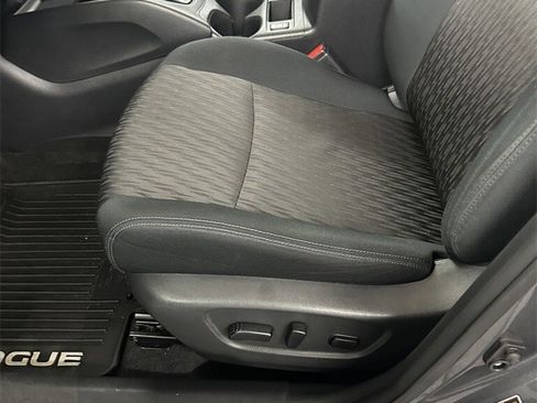 Used 2018 Nissan Rogue SV w/ Sun & Sound Touring Package image 14