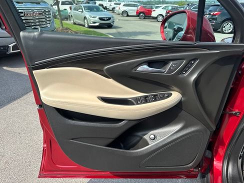 Used 2019 Buick Envision Essence FWD image 9