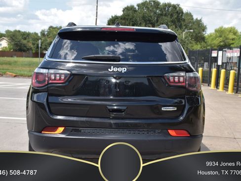 Used 2018 Jeep Compass Latitude w/ Popular Equipment Group FWD image 7
