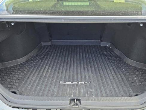 Used 2018 Toyota Camry LE image 8