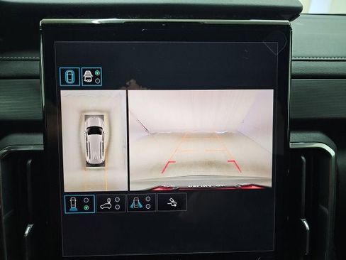 New 2026 GMC Acadia Elevation image 9