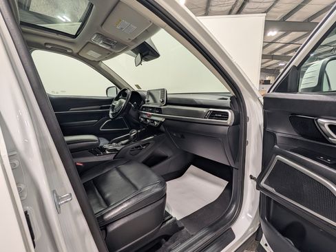 Used 2020 Kia Telluride S w/ S 8 Passenger Seating Package AWD/4WD image 20