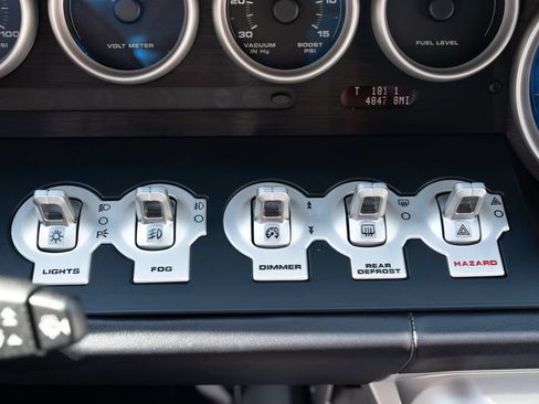 Used 2005 Ford GT RWD image 30