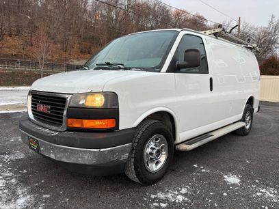 Used 2017 GMC Savana 2500 Van 3D