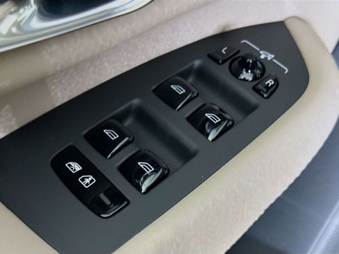 New 2026 Volvo XC90 T8 Ultra w/ Protection Package Premier image 18