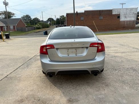 Used 2018 Volvo S60 T5 Dynamic w/ Vision Package FWD image 8
