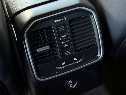 Used 2024 Porsche Macan AWD/4WD image 14