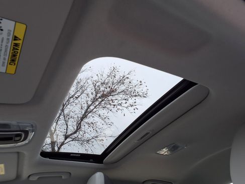 Certified 2025 Hyundai Elantra Limited image 4