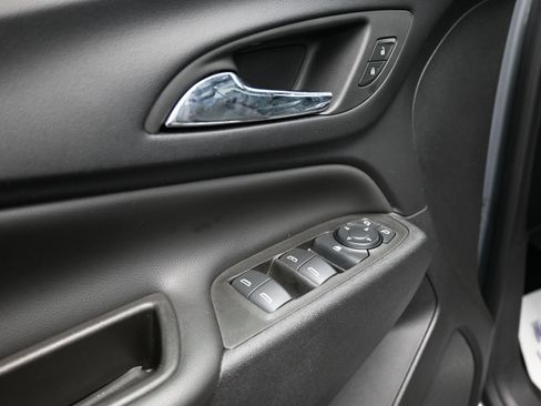 Used 2024 Chevrolet Equinox LT FWD image 25