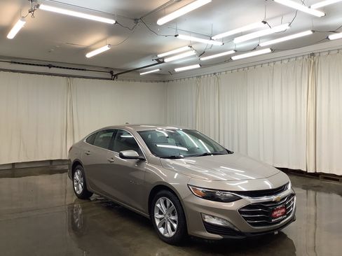 Used 2023 Chevrolet Malibu LT FWD image 3