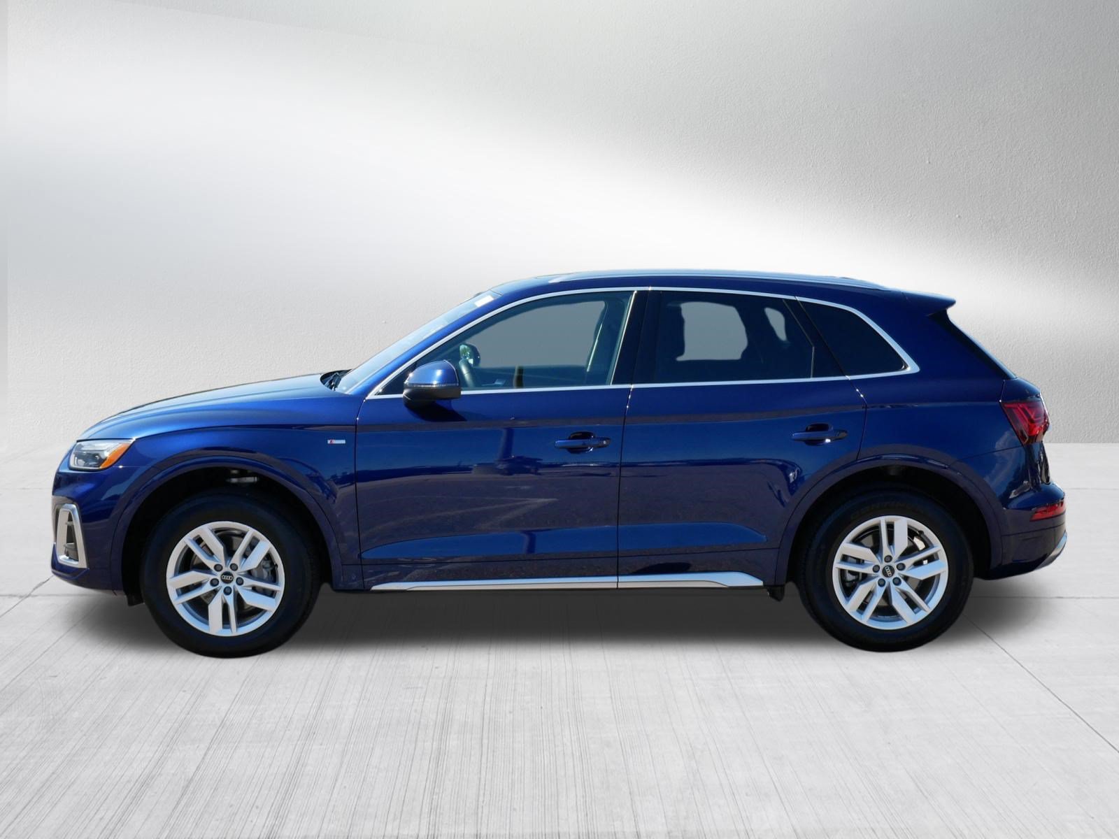 Used 2023 Audi Q5 2.0T Premium w/ Convenience Package AWD/4WD image 4