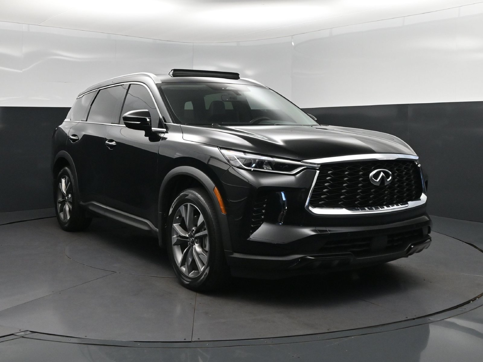 Certified 2023 INFINITI QX60 Luxe w/ Cargo Package AWD/4WD image 9