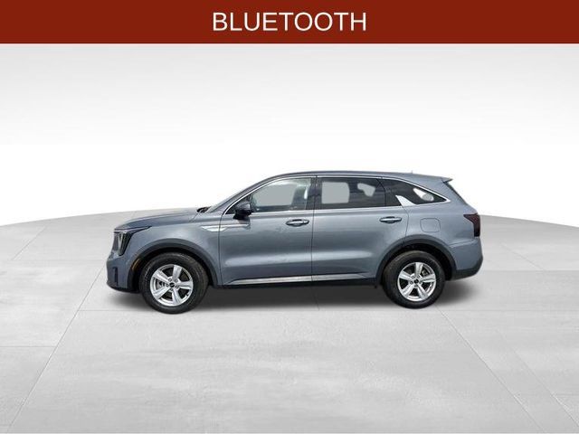 Used 2025 Kia Sorento LX FWD image 4