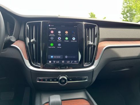 Certified 2025 Volvo V60 B5 Cross Country Plus AWD/4WD image 16