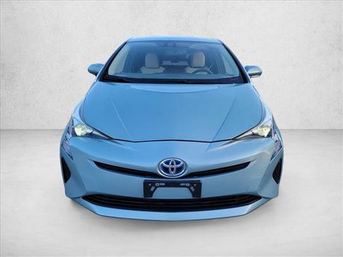 Used 2016 Toyota Prius Four FWD image 2