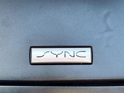 Used 2018 Ford Explorer XLT w/ Equipment Group 202A image 20