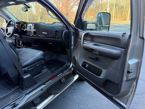 Used 2008 GMC Sierra 2500 SLE w/ SLE2 Preferred Package image 13