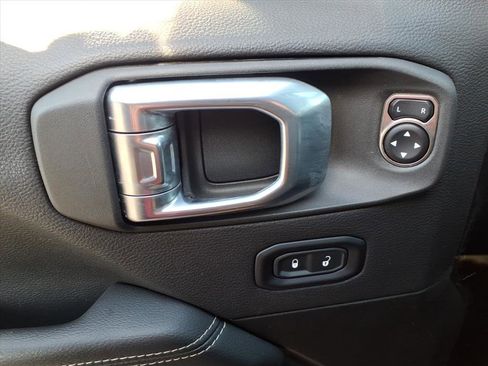 Used 2023 Jeep Wrangler Sahara w/ Cold Weather Group image 11