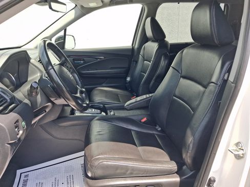 Used 2019 Honda Pilot Touring image 5