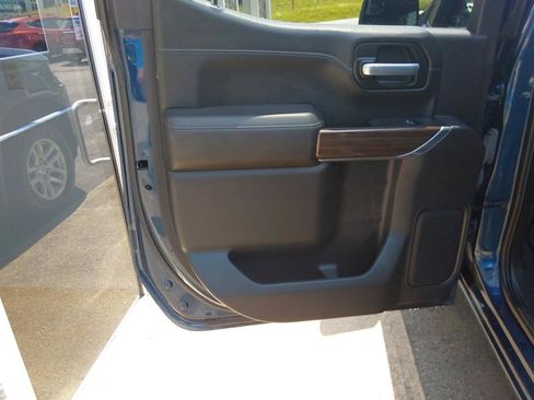 Used 2021 Chevrolet Silverado 1500 RST AWD/4WD image 39