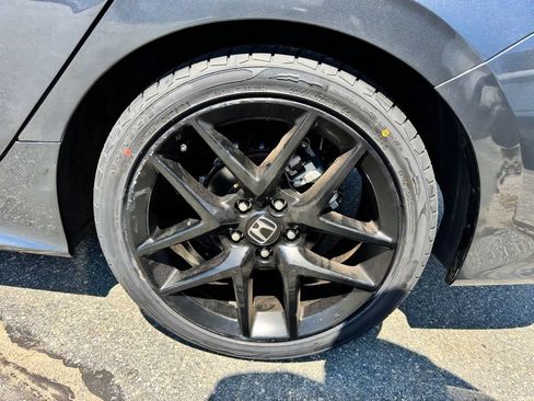 Used 2025 Honda Civic Sport image 29
