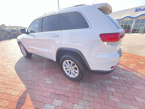 Used 2021 Jeep Grand Cherokee Laredo AWD/4WD image 30