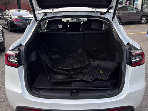 Used 2021 Tesla Model Y Long Range image 8