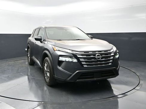 Used 2025 Nissan Rogue S FWD image 5