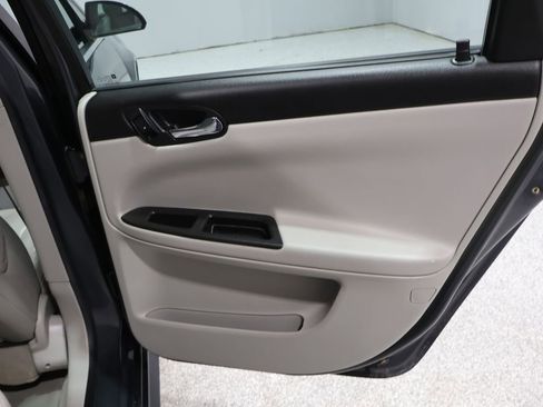 Used 2010 Chevrolet Impala LT w/ Luxury Edition Package image 21