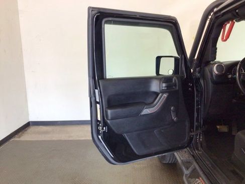 Used 2016 Jeep Wrangler Sport w/ Connectivity Group AWD/4WD image 7