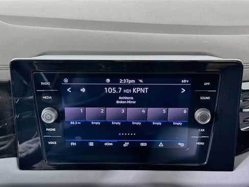 Used 2025 Volkswagen Jetta SE image 21