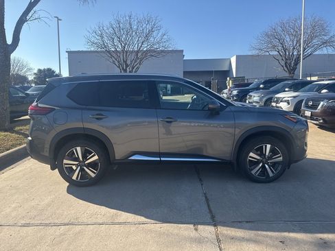 Certified 2022 Nissan Rogue SL w/ SL Premium Package image 5