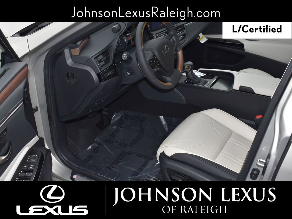 Used 2025 Lexus ES 300h w/ Technology Package FWD image 11