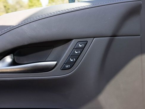 Used 2020 Lexus LX 570 4WD w/ Luxury Package image 21