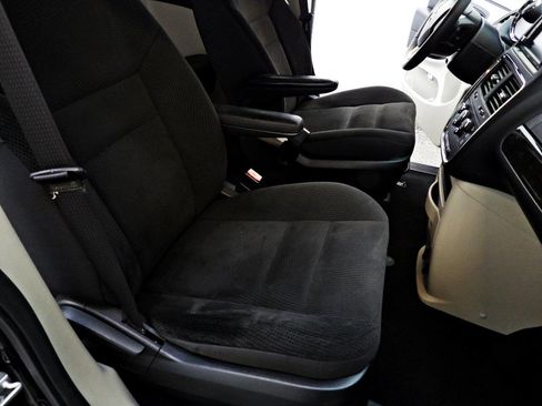 Used 2017 Dodge Grand Caravan SE w/ Power Window Group image 14