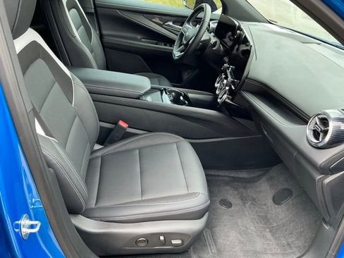 Used 2025 Chevrolet Blazer EV LT w/ Super Cruise Package image 18