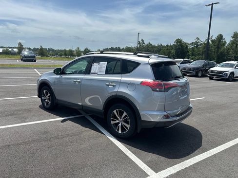 Used 2017 Toyota RAV4 XLE AWD/4WD image 29