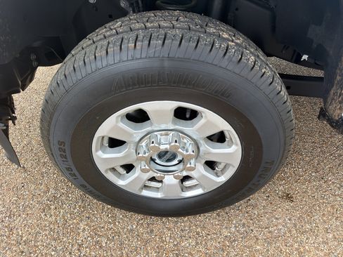 Used 2024 Ford F250 XLT w/ FX4 Off-Road Package image 9