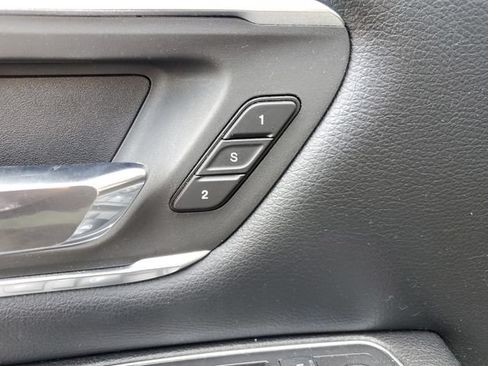 Used 2019 RAM 1500 Laramie w/ Sport Appearance Package AWD/4WD image 7