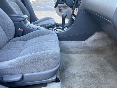 Used 2000 Toyota Camry LE image 32