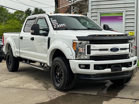 Used 2017 Ford F250 XLT w/ XLT Value Package AWD/4WD image 1