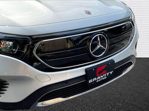 Used 2022 Mercedes-Benz EQB 300 4MATIC w/ Exclusive Package image 25