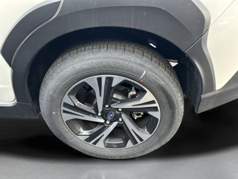 Used 2024 Subaru Crosstrek 2.0i Premium image 10