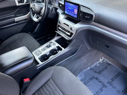 Certified 2021 Ford Explorer XLT RWD image 18