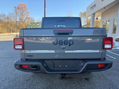 Certified 2022 Jeep Gladiator Sport image 12